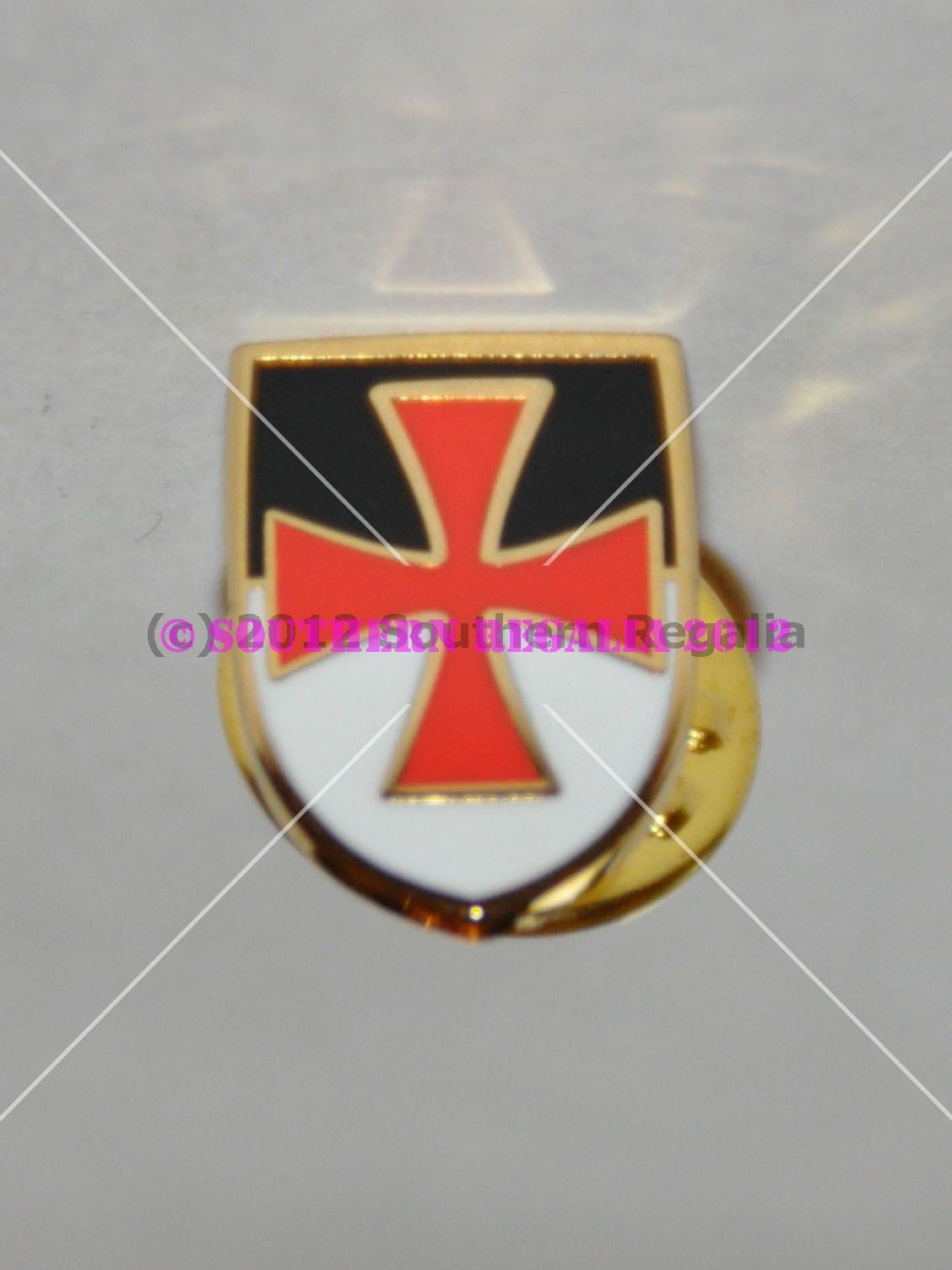 Knights Templar Cross with VB Banner Shield Gold Plated Pin - Click Image to Close